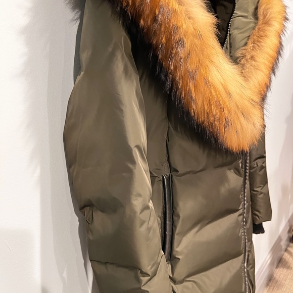 Down coat - Picture 7 of 9